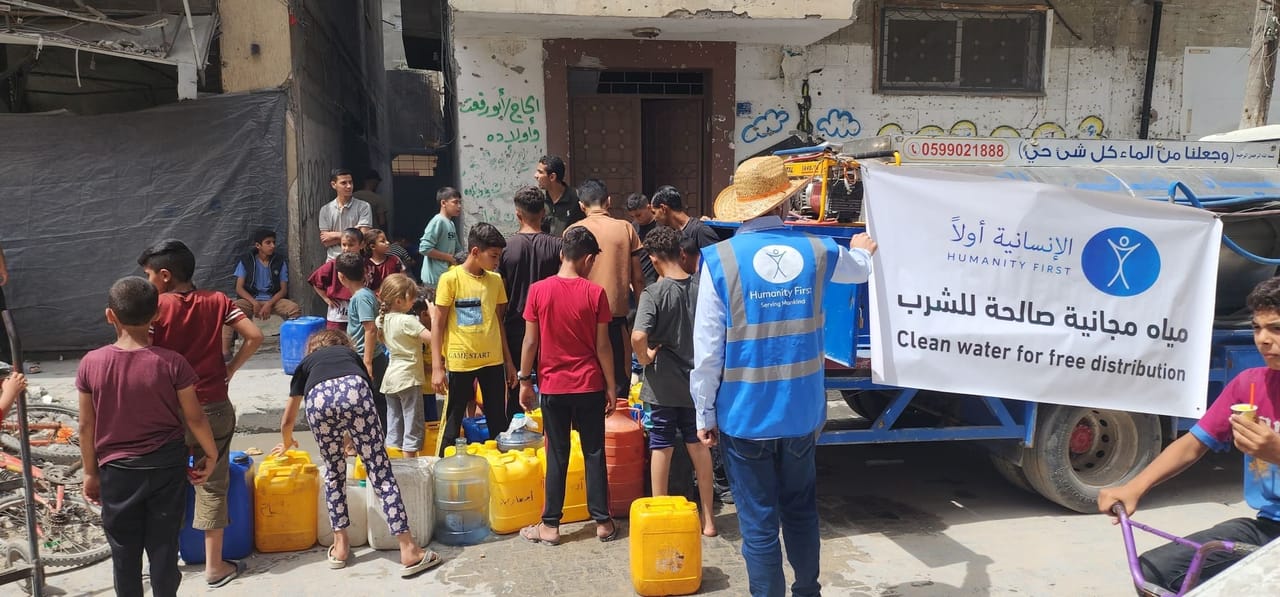 Humanity First UK clean water distribution in Gaza